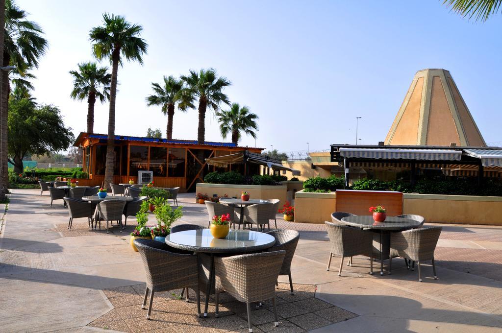 Royal Tulip Alrasheed Hotel Baghdād Exterior foto